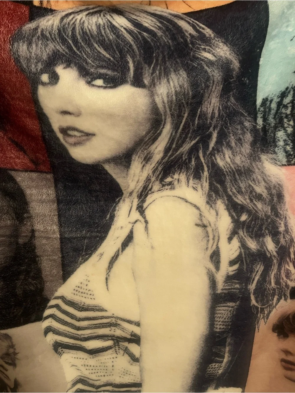 Taylor Swift “The Eras Tour” Plush Throw Blanket – 43” x 48”